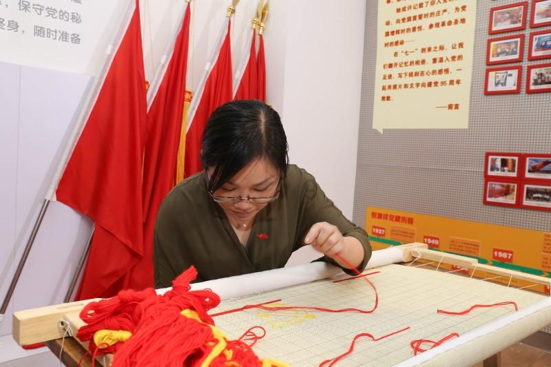 全球第一网红展示马斯克X平台流量收益：单条视频一周26万美元