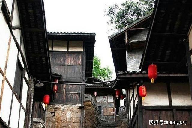 向上跳的香蕉